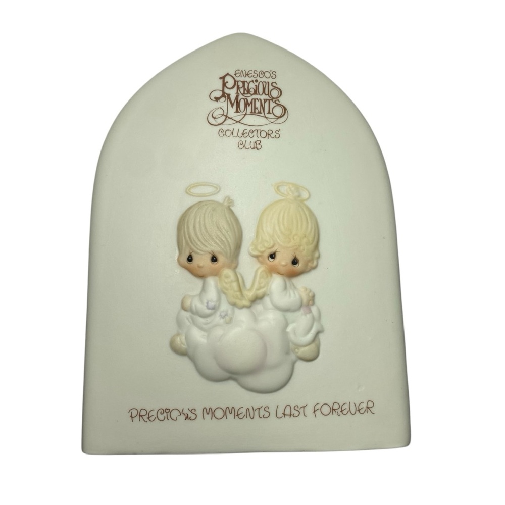 Vtg 1981 Precious Moments Colectors Club Membership Plague Figurine